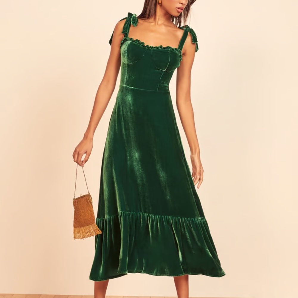 Reformation Antoinette Velvet Dress in Emerald - Picture 2 of 15